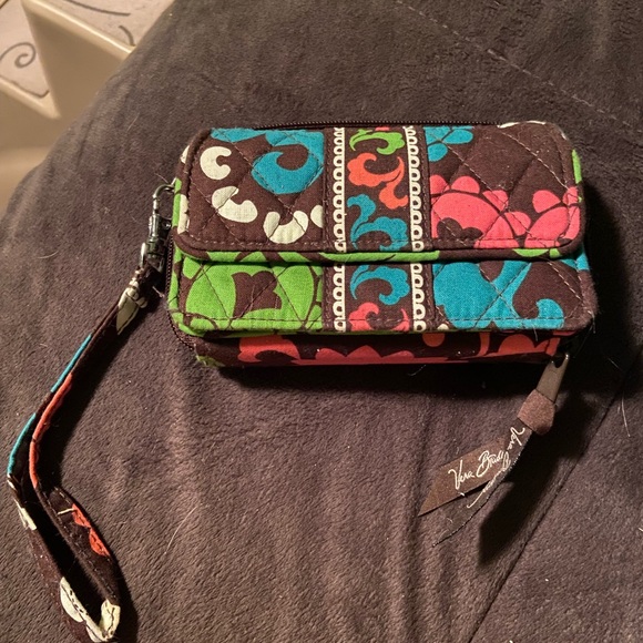 Variety of Vera Bradley Wristlets/Wallets - Picture 3 of 6